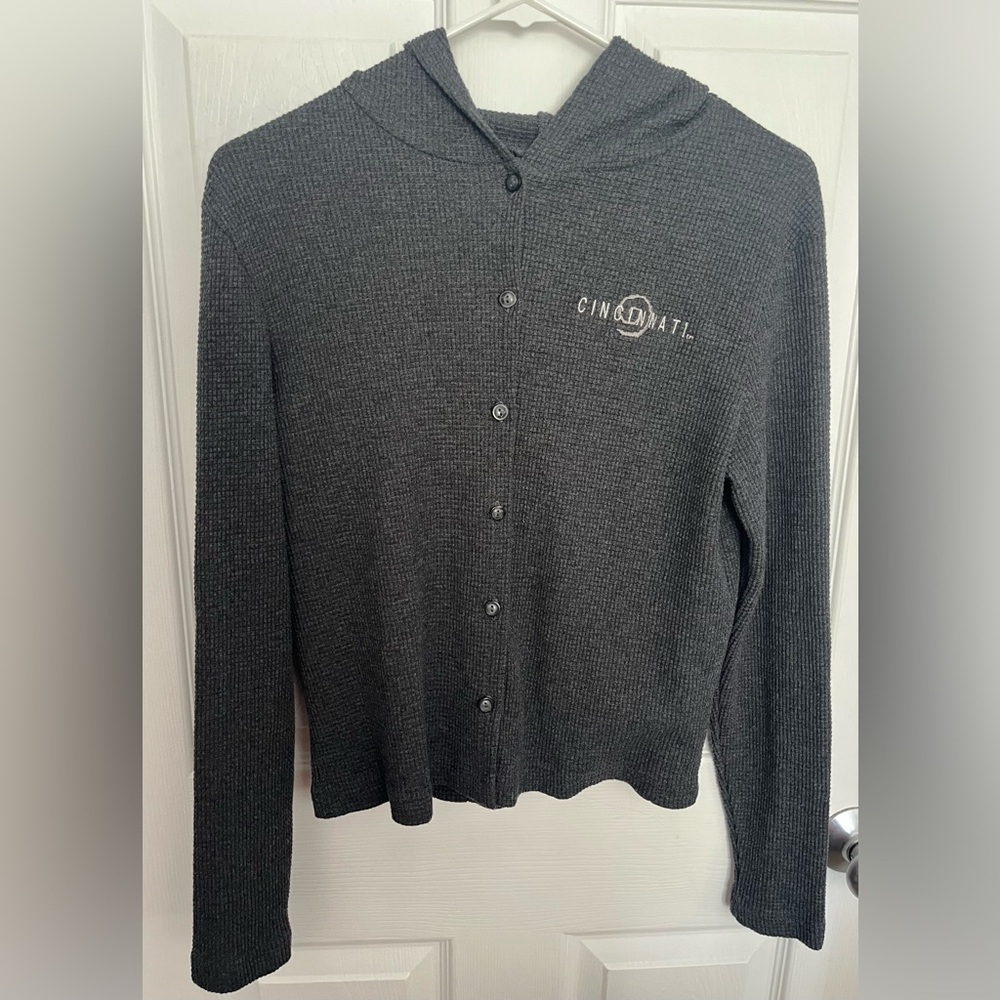 Cincinnati Women’s Button Up, Size Medium